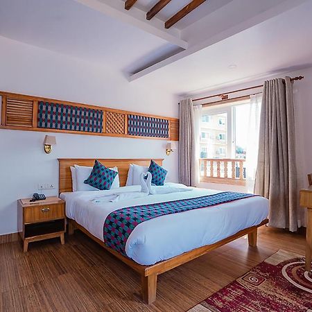 Himalayan Glory Inn Pokhara Bagian luar foto