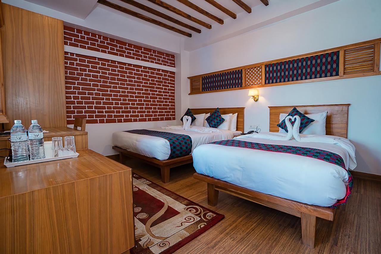 Himalayan Glory Inn Pokhara Bagian luar foto