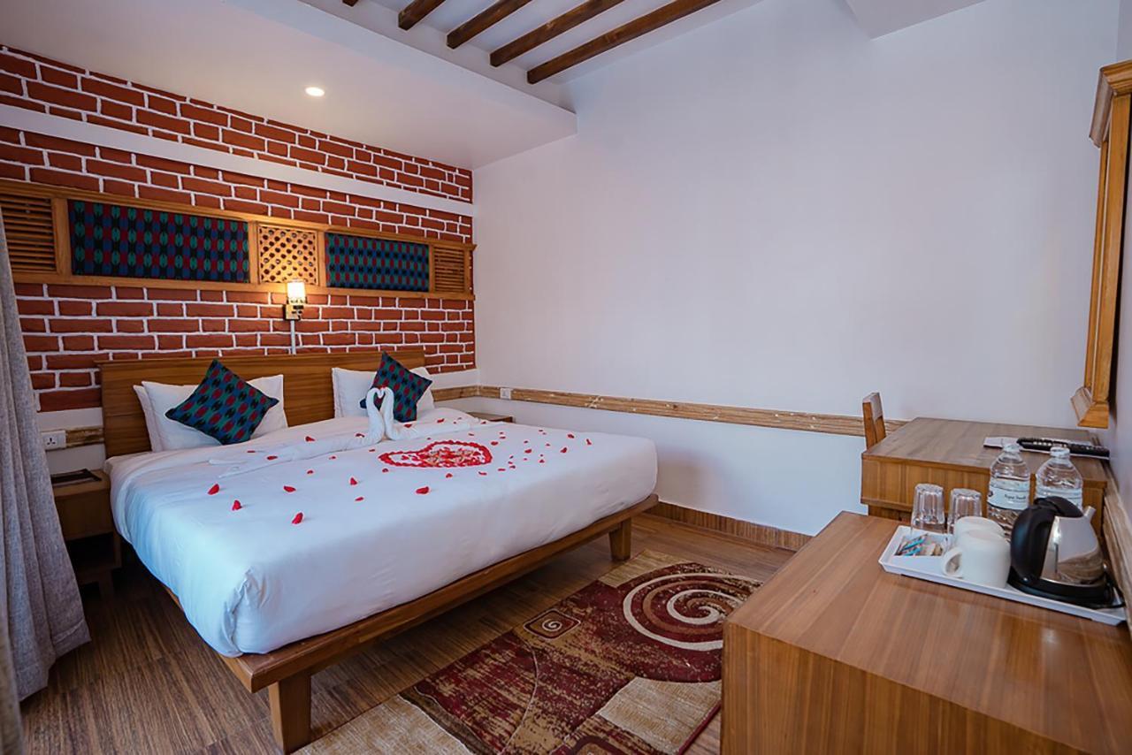 Himalayan Glory Inn Pokhara Bagian luar foto