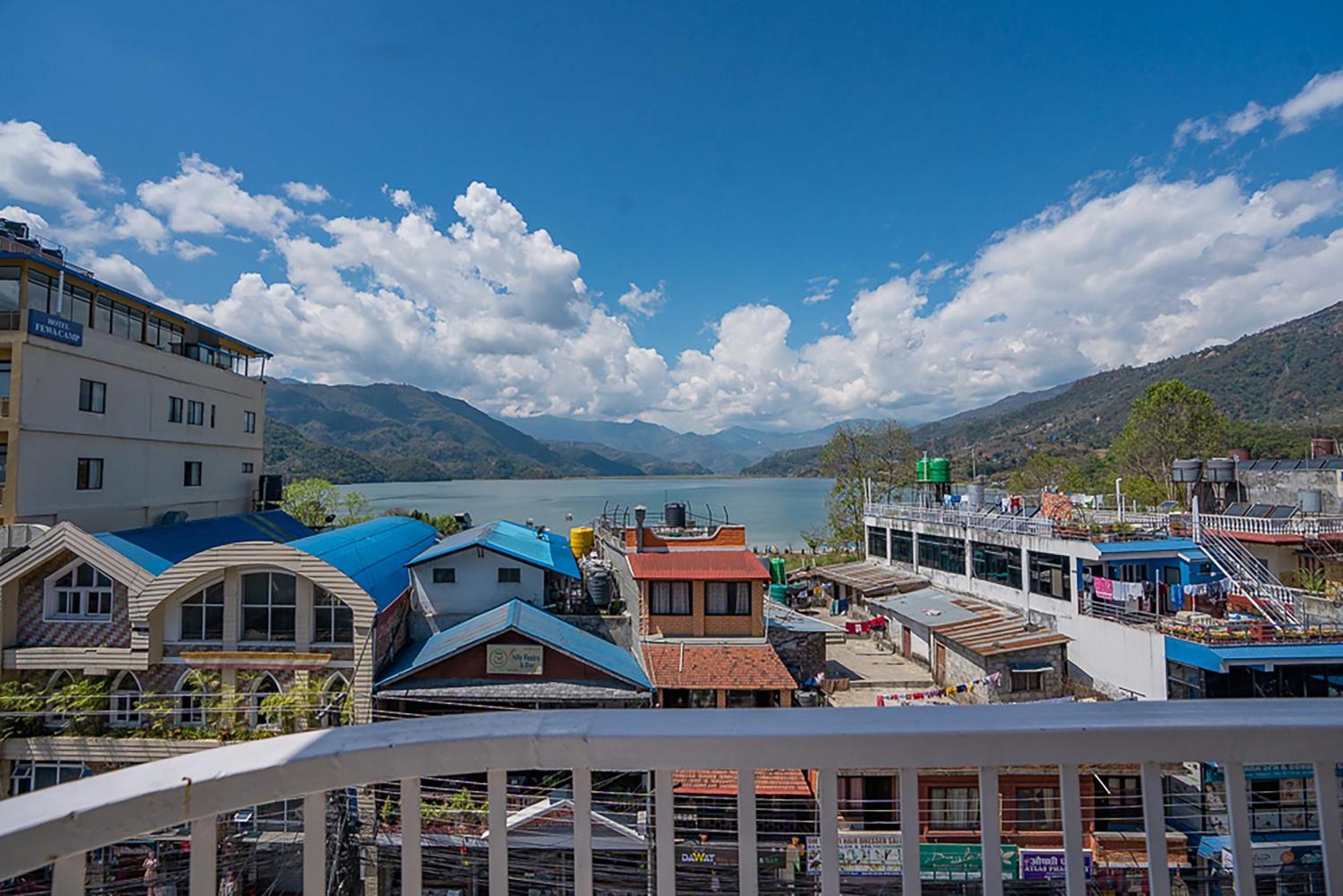 Himalayan Glory Inn Pokhara Bagian luar foto